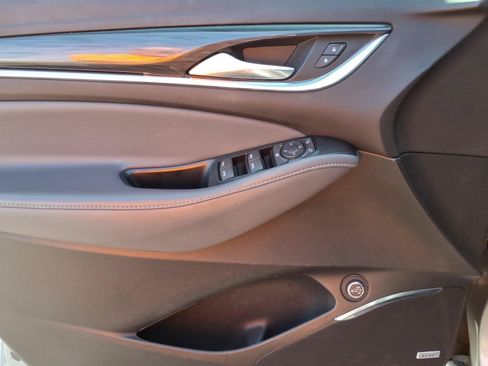 Certified 2024 Buick Enclave Essence w/ Experience Buick Package FWD image 17
