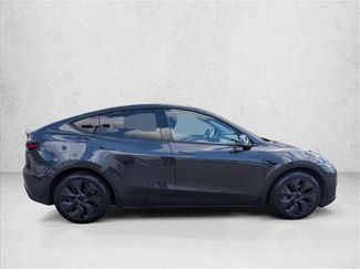 Used 2024 Tesla Model Y Long Range AWD/4WD video 4