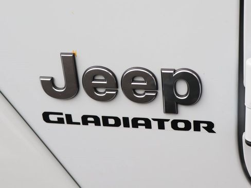 Used 2021 Jeep Gladiator Overland w/ LED Lighting Group image 46