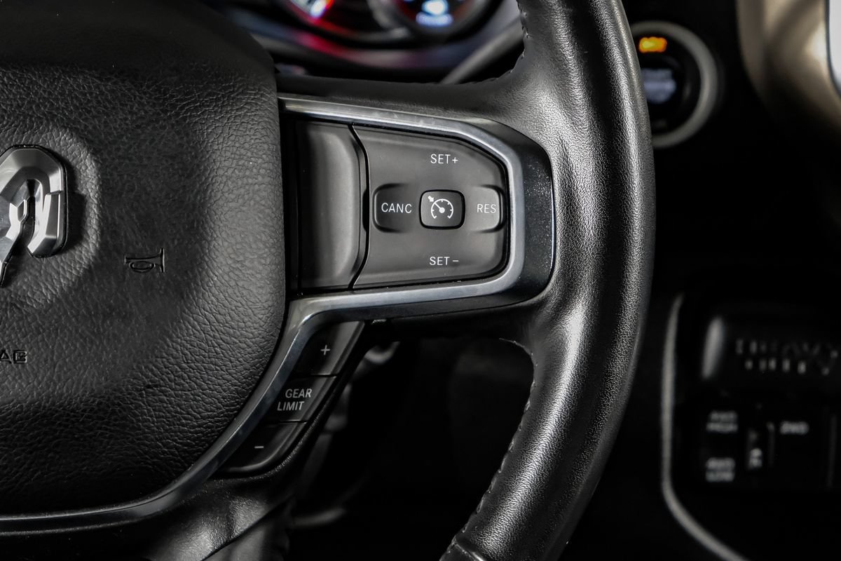 Used 2024 RAM 3500 Laramie AWD/4WD image 18
