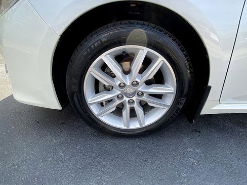 Used 2015 Toyota Avalon XLE image 8