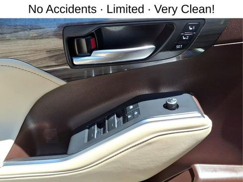 Used 2022 Toyota Highlander Limited AWD/4WD image 11