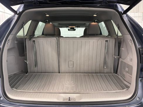 Used 2019 Toyota Highlander XLE AWD/4WD image 37