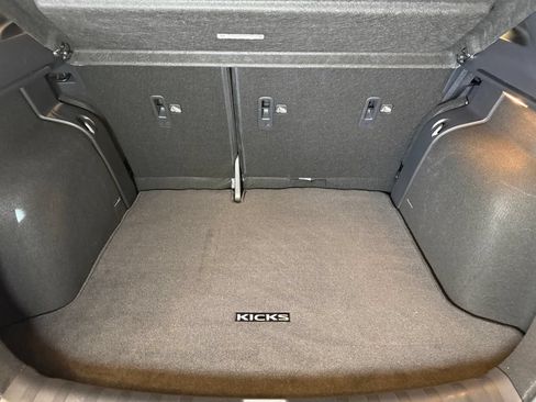 Used 2023 Nissan Kicks SR w/ SR Premium Package FWD image 20