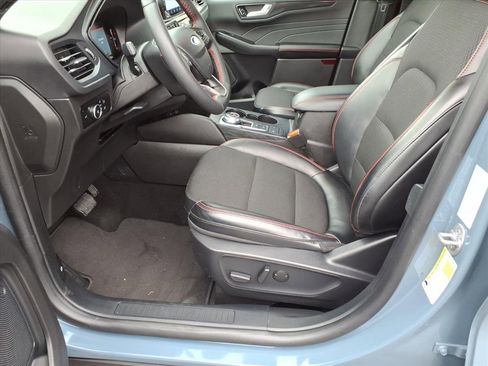 Used 2025 Ford Escape ST-Line Select AWD/4WD image 13