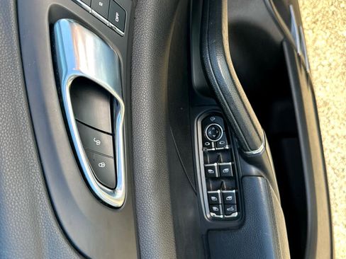 Used 2012 Porsche Cayenne image 17
