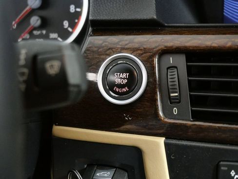 Used 2009 BMW M3 Sedan RWD image 19