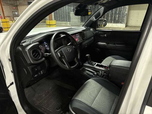 Certified 2023 Toyota Tacoma TRD Off-Road image 29