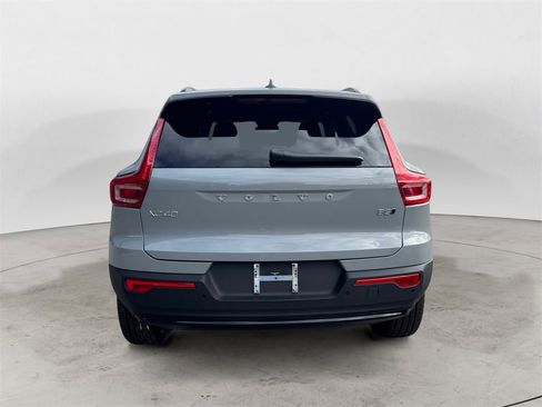 New 2026 Volvo XC40 B5 Plus w/ Protection Package Premier image 4