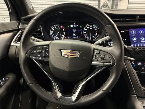 Certified 2025 Cadillac XT6 Premium Luxury AWD/4WD image 14