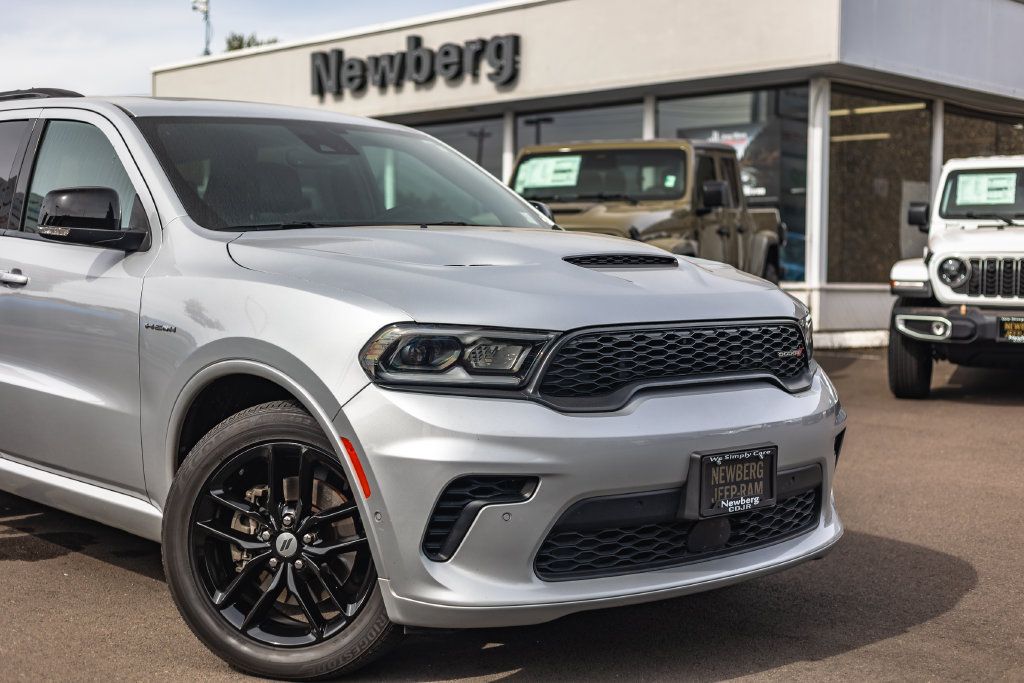 Used 2024 Dodge Durango R/T AWD/4WD image 3