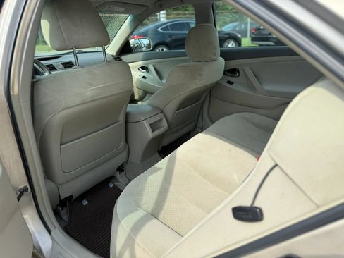 Used 2009 Toyota Camry XLE FWD image 12