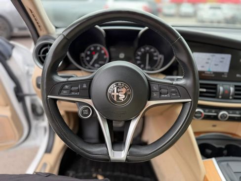 Used 2018 Alfa Romeo Giulia Ti w/ Quick Order Package 22X Lusso AWD/4WD image 33