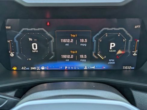 Used 2025 Chevrolet Colorado Trail Boss AWD/4WD image 24
