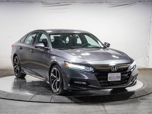 Used 2018 Honda Accord Sport image 5