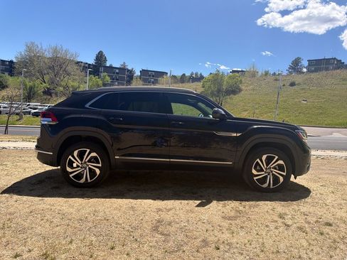Used 2022 Volkswagen Atlas Cross Sport SEL image 8