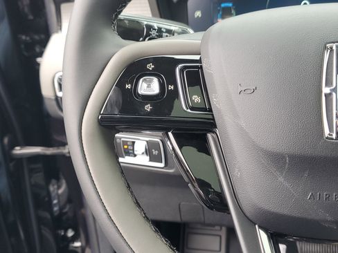 New 2026 Lincoln Corsair Premiere image 17