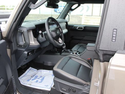 New 2026 Ford Bronco Outer Banks AWD/4WD image 23