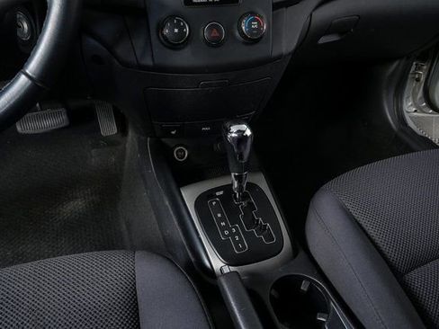 Used 2010 Hyundai Elantra SE image 14