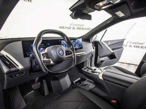 Used 2023 BMW iX xDrive50 w/ Sport Package AWD/4WD image 20