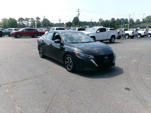Used 2025 Nissan Sentra SV FWD image 4