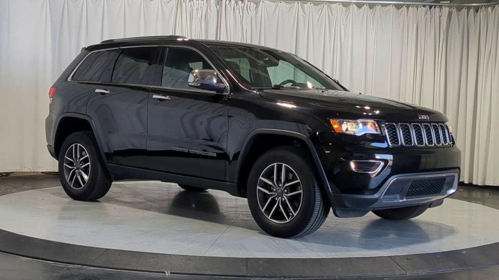 Used 2021 Jeep Grand Cherokee Limited AWD/4WD image 3