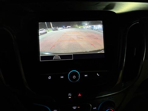 Used 2022 Chevrolet Equinox LS w/ LS Convenience Package image 34