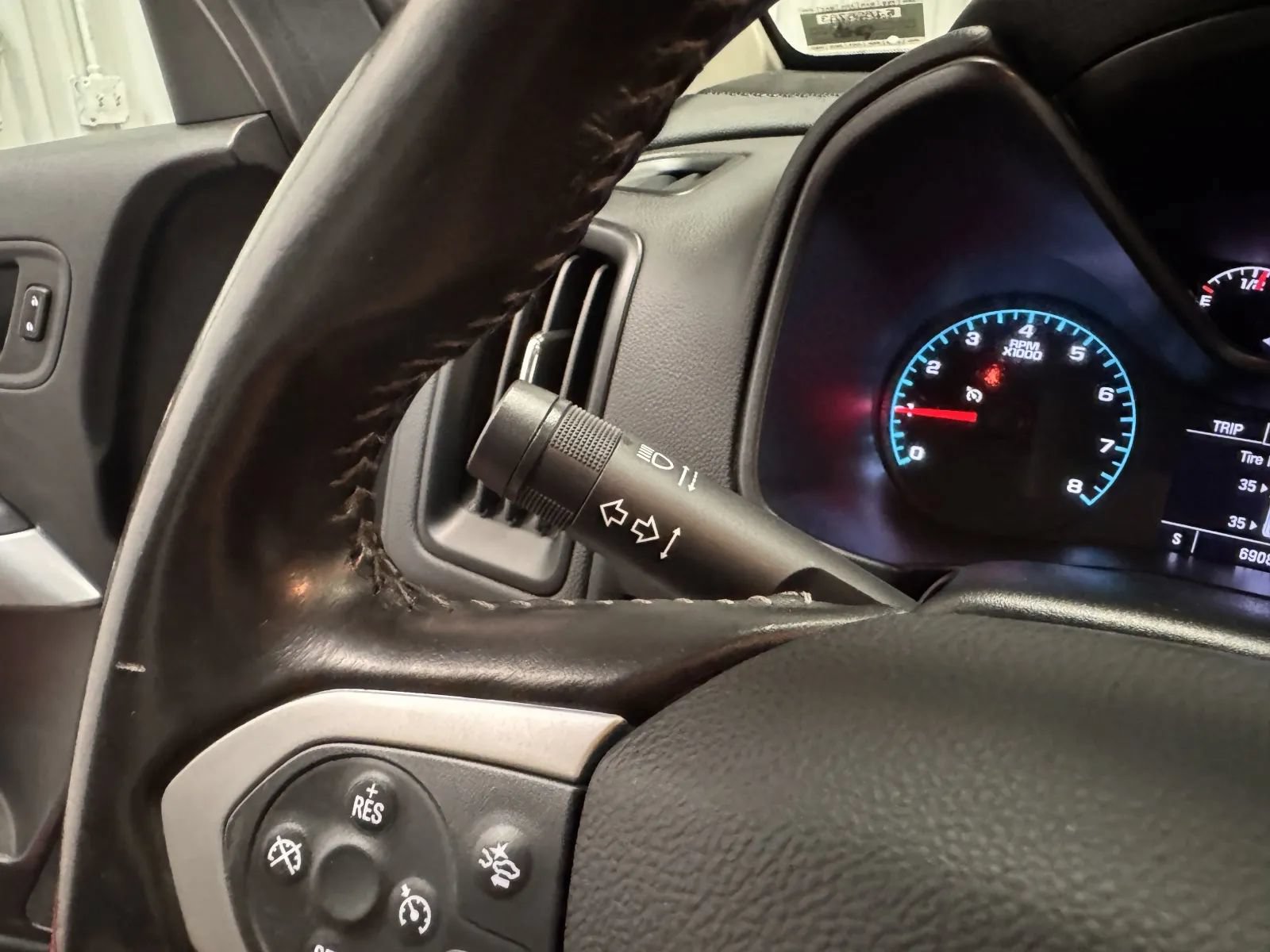 Used 2022 Chevrolet Colorado LT w/ Fleet Safety Package AWD/4WD image 23