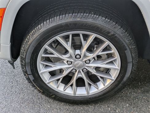 Used 2022 Jeep Grand Cherokee L Summit w/ Advanced Protech Group IV image 11