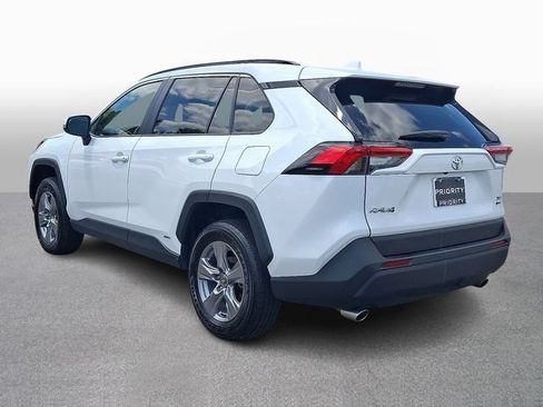 Used 2025 Toyota RAV4 XLE AWD/4WD image 6