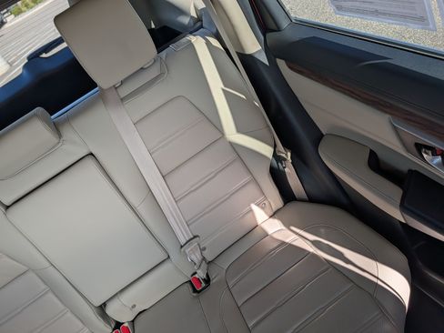 Used 2018 Honda CR-V Touring image 14