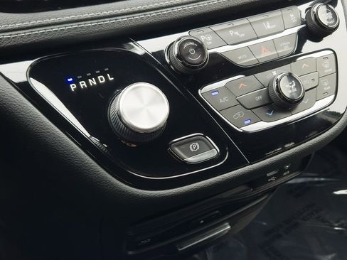 Used 2020 Chrysler Pacifica Limited w/ Advanced Safetytec Group image 15