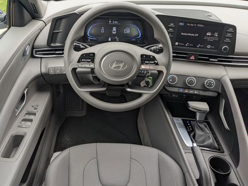 New 2026 Hyundai Elantra SE FWD image 14