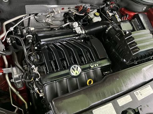 Used 2020 Volkswagen Atlas Cross Sport SEL image 30