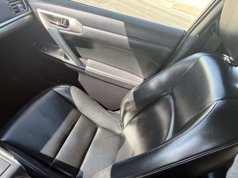 Used 2015 Lexus CT 200h image 37