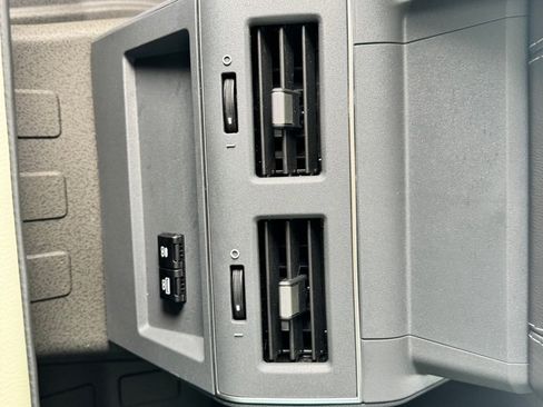 Used 2025 INEOS Grenadier Fieldmaster Edition image 18