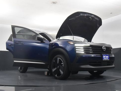 Certified 2025 Nissan Kicks SR image 38