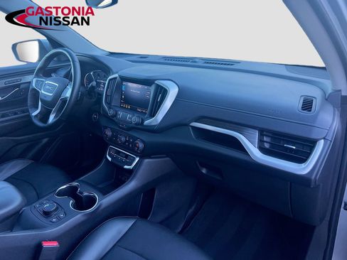 Used 2024 GMC Terrain SLT image 37