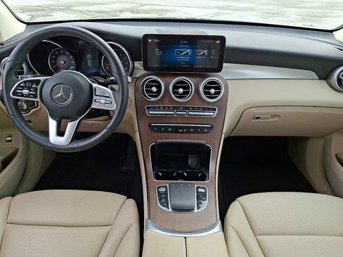 Used 2022 Mercedes-Benz GLC 300 4MATIC image 16