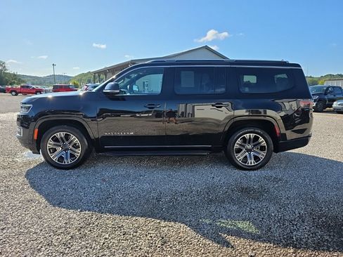 Used 2024 Jeep Wagoneer Series II w/ Flexible Seating Group AWD/4WD image 8