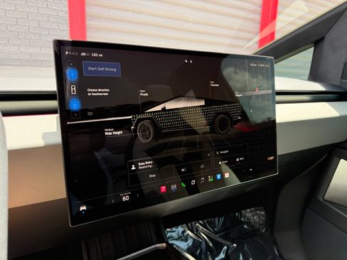 Used 2024 Tesla Cybertruck AWD Crew Cab image 23