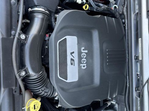 Used 2014 Jeep Wrangler Unlimited Sport w/ Quick Order Package 24S AWD/4WD image 32