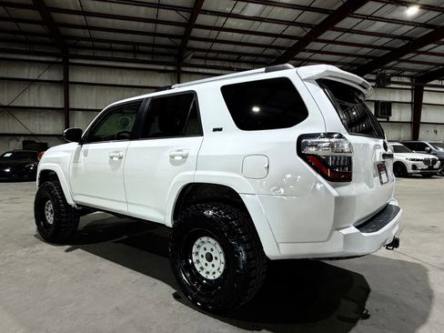 Used 2023 Toyota 4Runner SR5 Premium w/ Moonroof Package AWD/4WD image 7