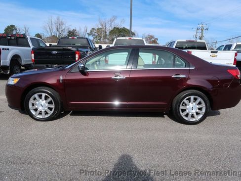 Used 2011 Lincoln MKZ Lincoln MKZ image 2