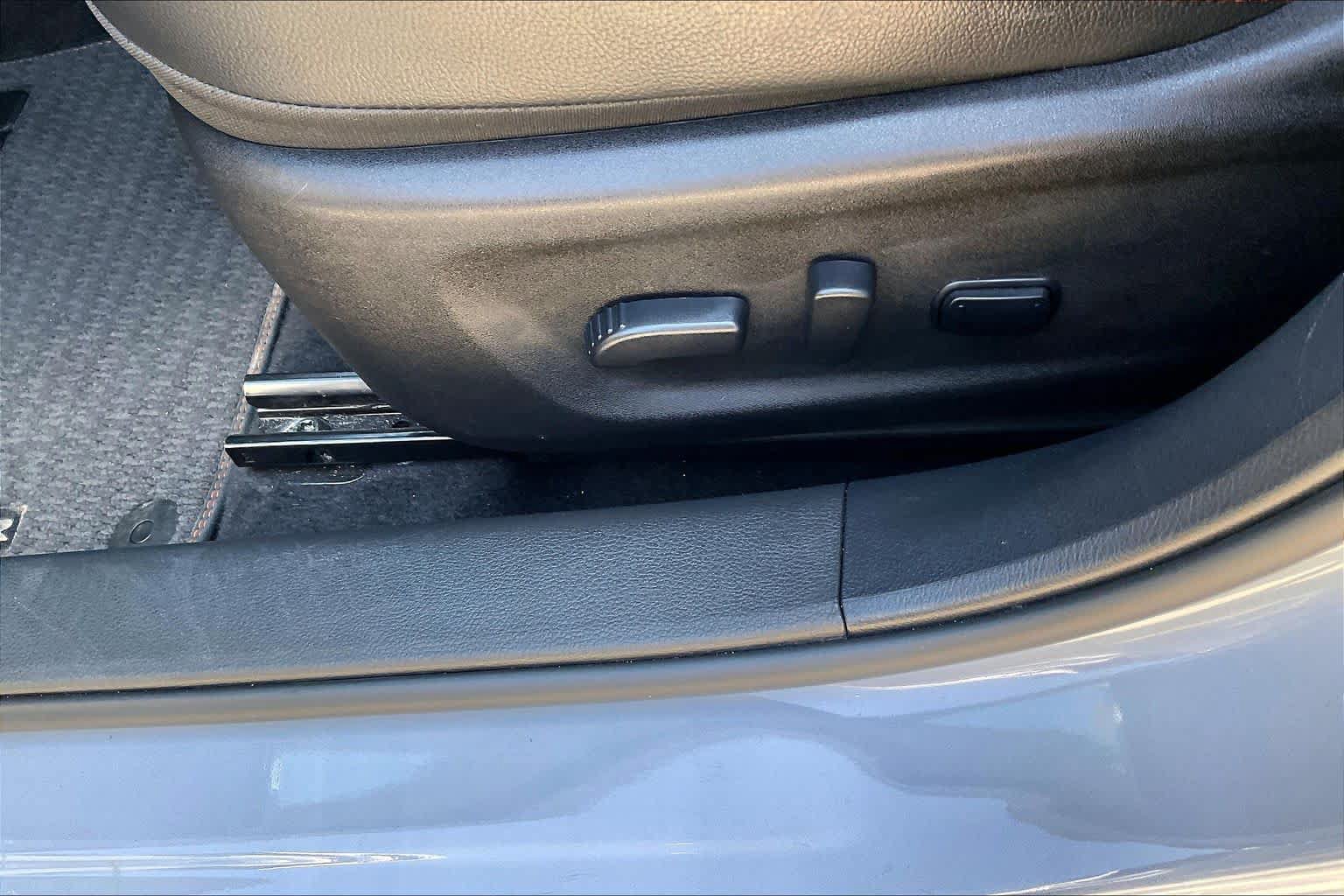 Used 2025 Nissan Altima 2.5 SR w/ SR Premium Package AWD/4WD image 31