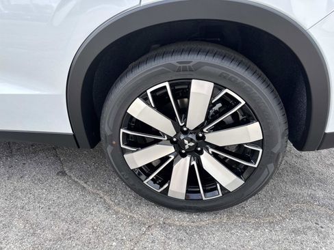 New 2025 Mitsubishi Outlander SE image 8