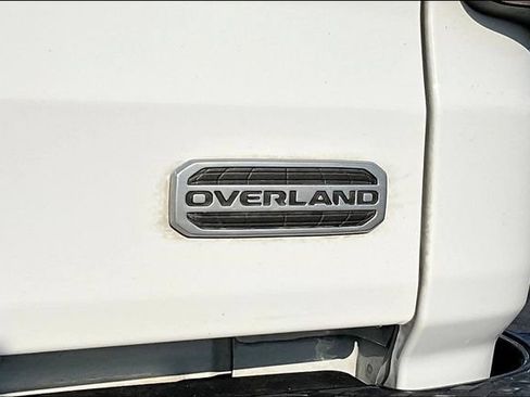 Used 2023 Jeep Gladiator Overland AWD/4WD image 25