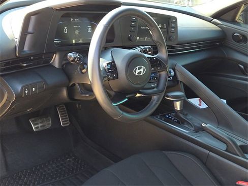Certified 2025 Hyundai Elantra Sport image 15