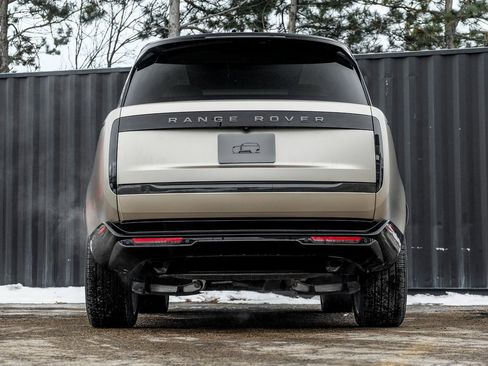 New 2025 Land Rover Range Rover SE image 7