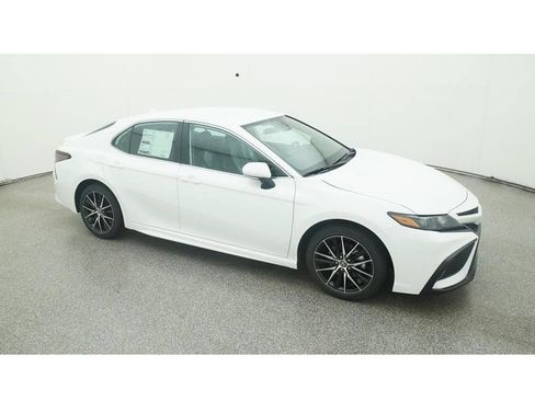 Used 2023 Toyota Camry SE FWD image 16